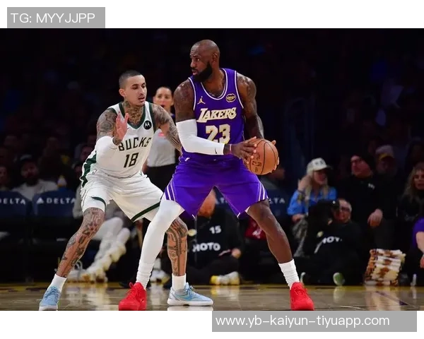 詹姆斯谈球队调整：成功为艾顿提供更多支持与机会