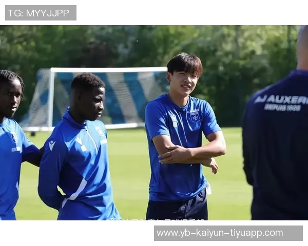 魏祥鑫谈试训欧塞尔B队体验法国球员身体素质优于技术水平 魏祥鑫谈试训欧塞尔B队体验法国球员身体素质优于技术水平